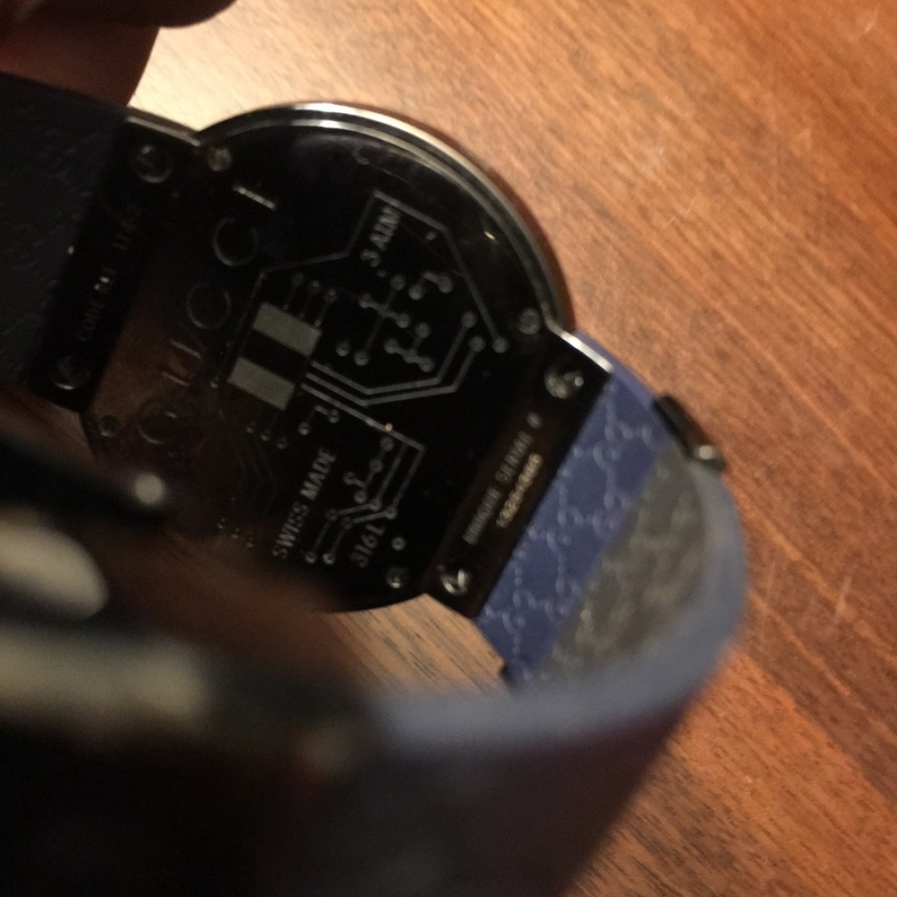 Gucci watch - Picture 2 of 2